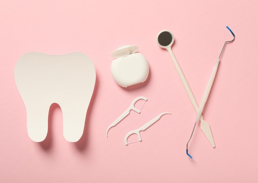 Jak dbać o higienę jamy ustnej w pracy lub szkole?