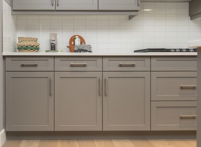 Od pomysłu do realizacji: etapy zamówienia kuchni na wymiar z frezami CNC